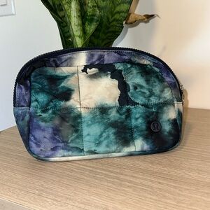 Lululemon quilted grid belt bag ￼
